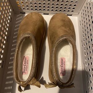 Juicy Couture Olyana Womens Round Closed Toe Clogs